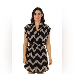 Collective Concepts Black and Cream Abstract Dress